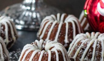 Mini-Gingerbread-Cakes-with-Lemon-Glaze1