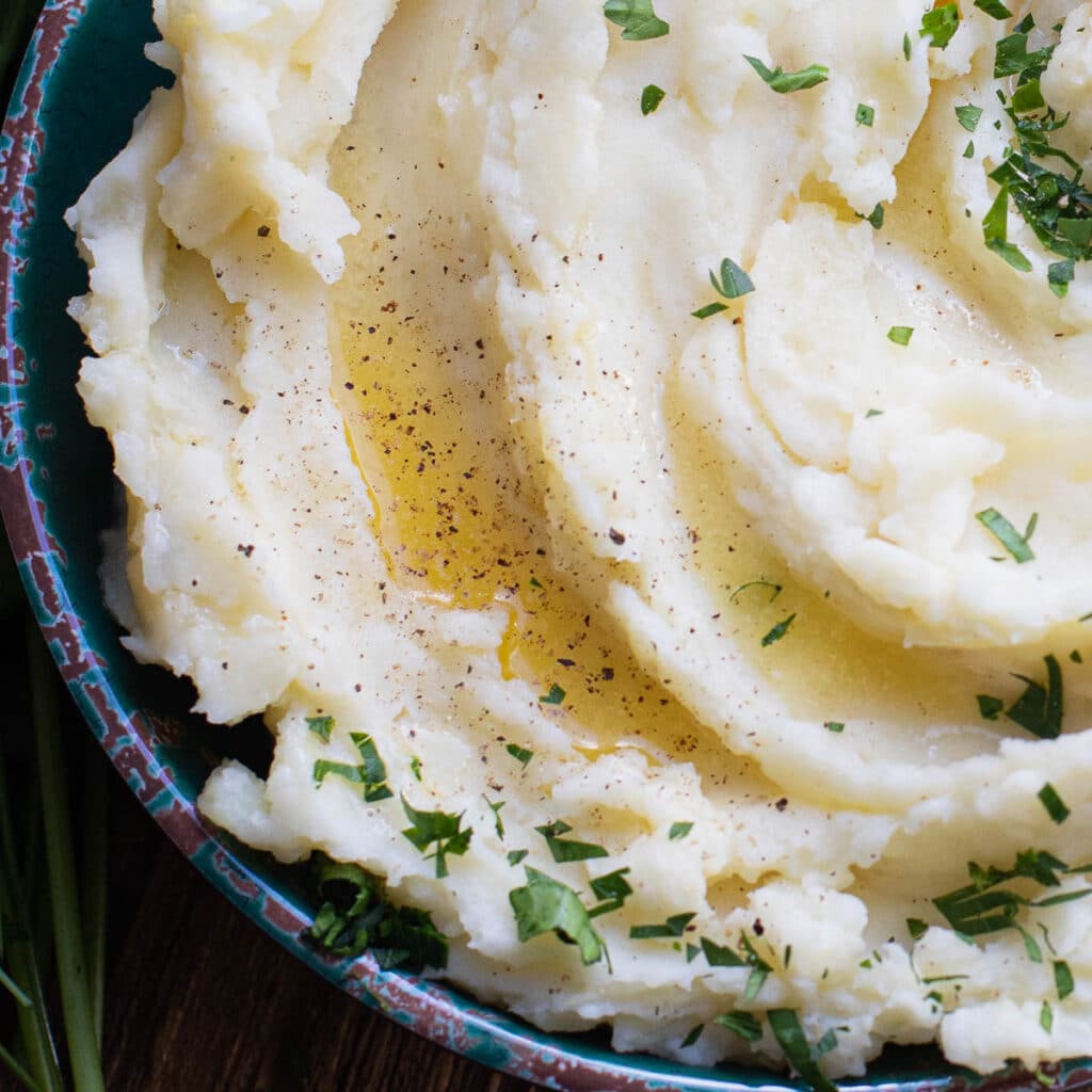 easy whipped potatoes with melted butter