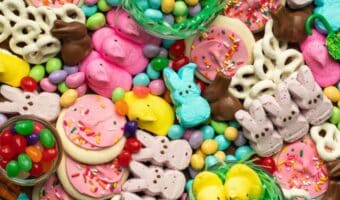 cropped-Easter-Candy-Charcuterie-Board1.jpg
