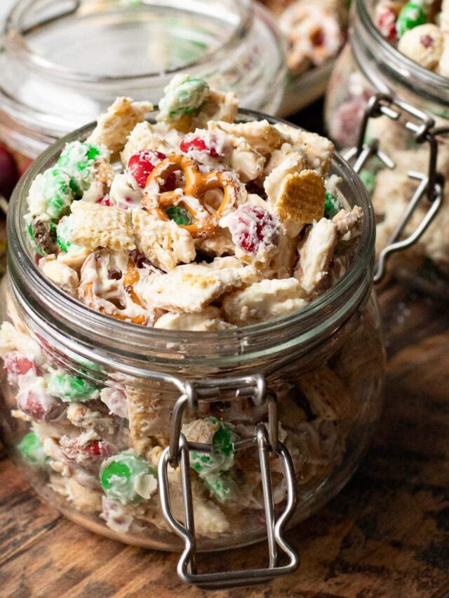 Christmas Texas Trash Recipe with White Chocolate