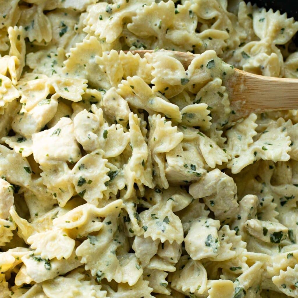 creamy pesto pasta with chicken