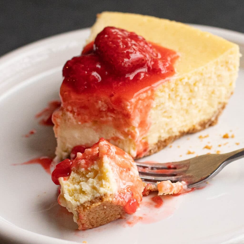 New York Cheesecake topped with strawberries
