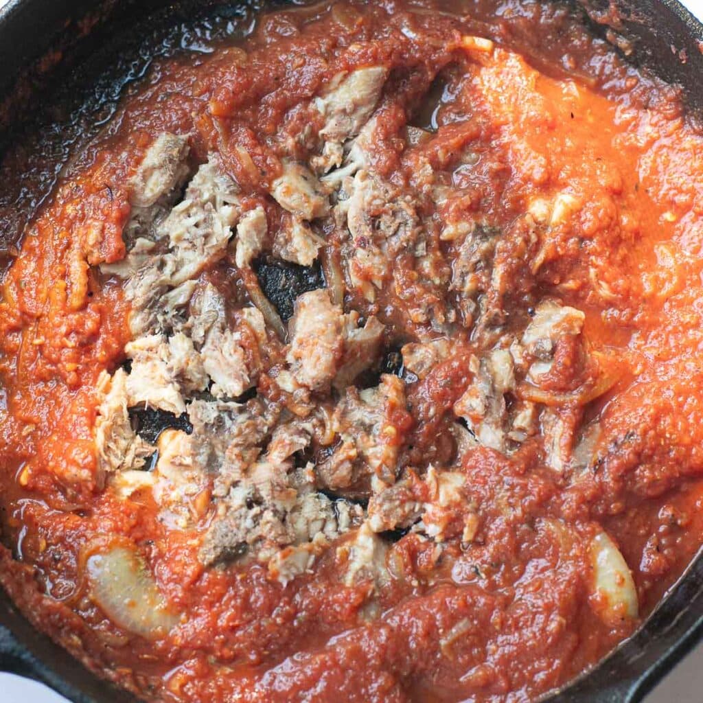 sardines in tomato sauce