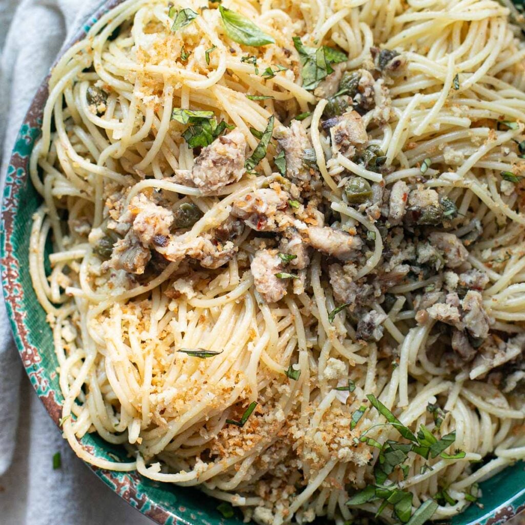 sardine pasta in a green bowl