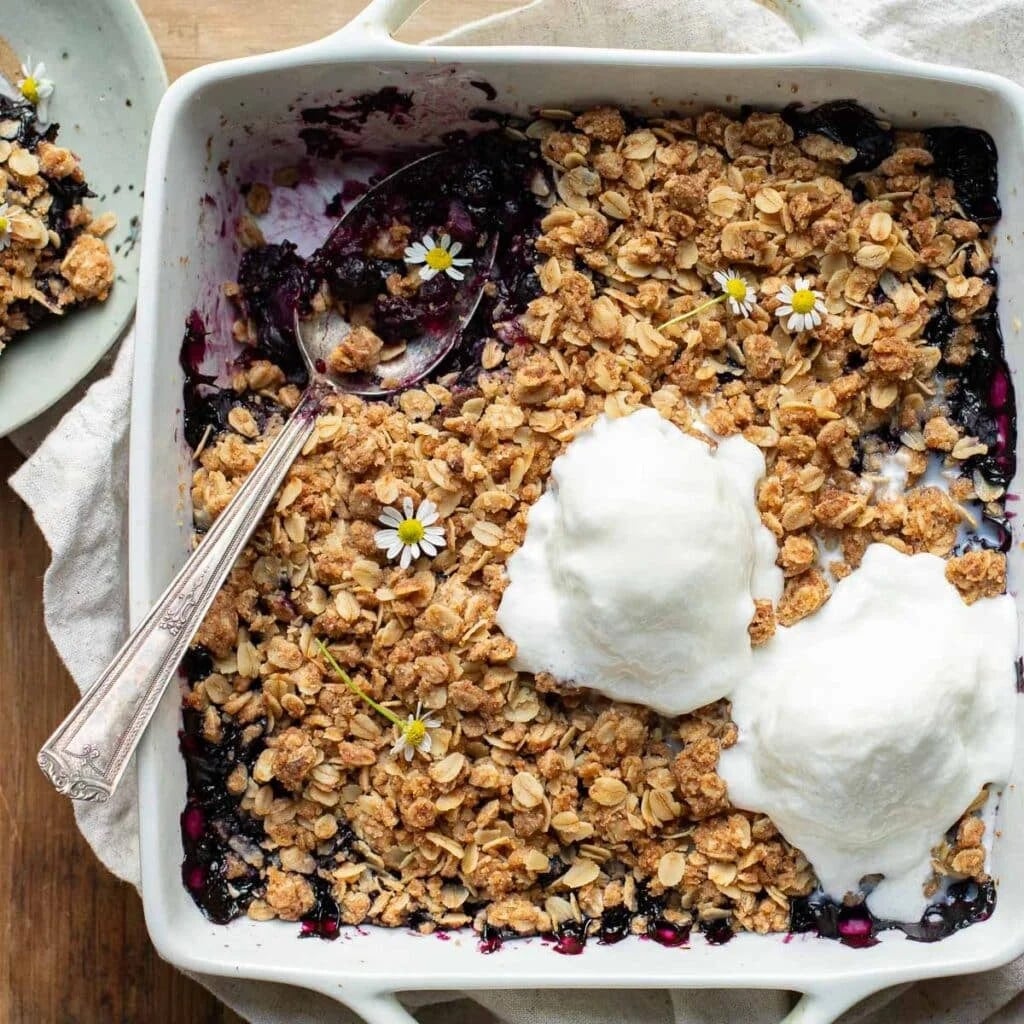 Blueberry Crisp with Oatmeal Topping