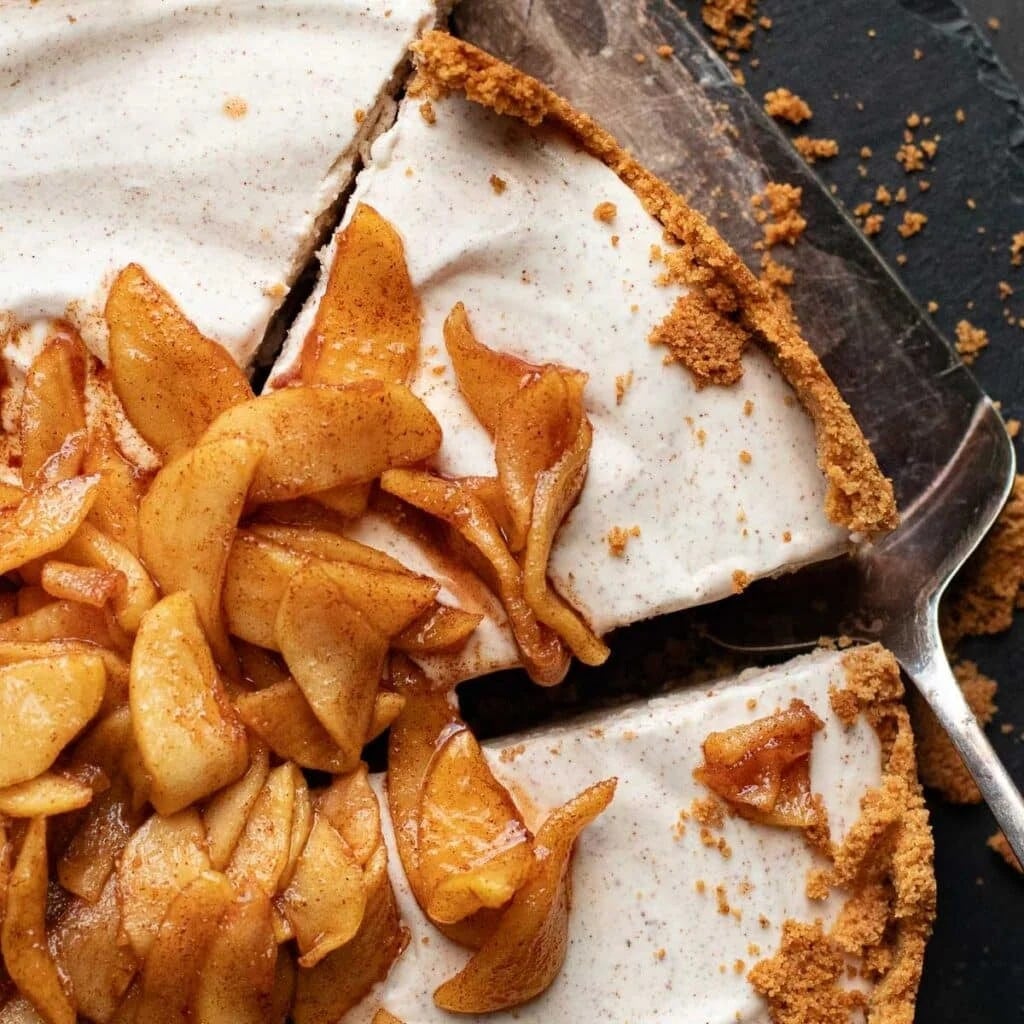 Apple Cinnamon Ice Cream Pie