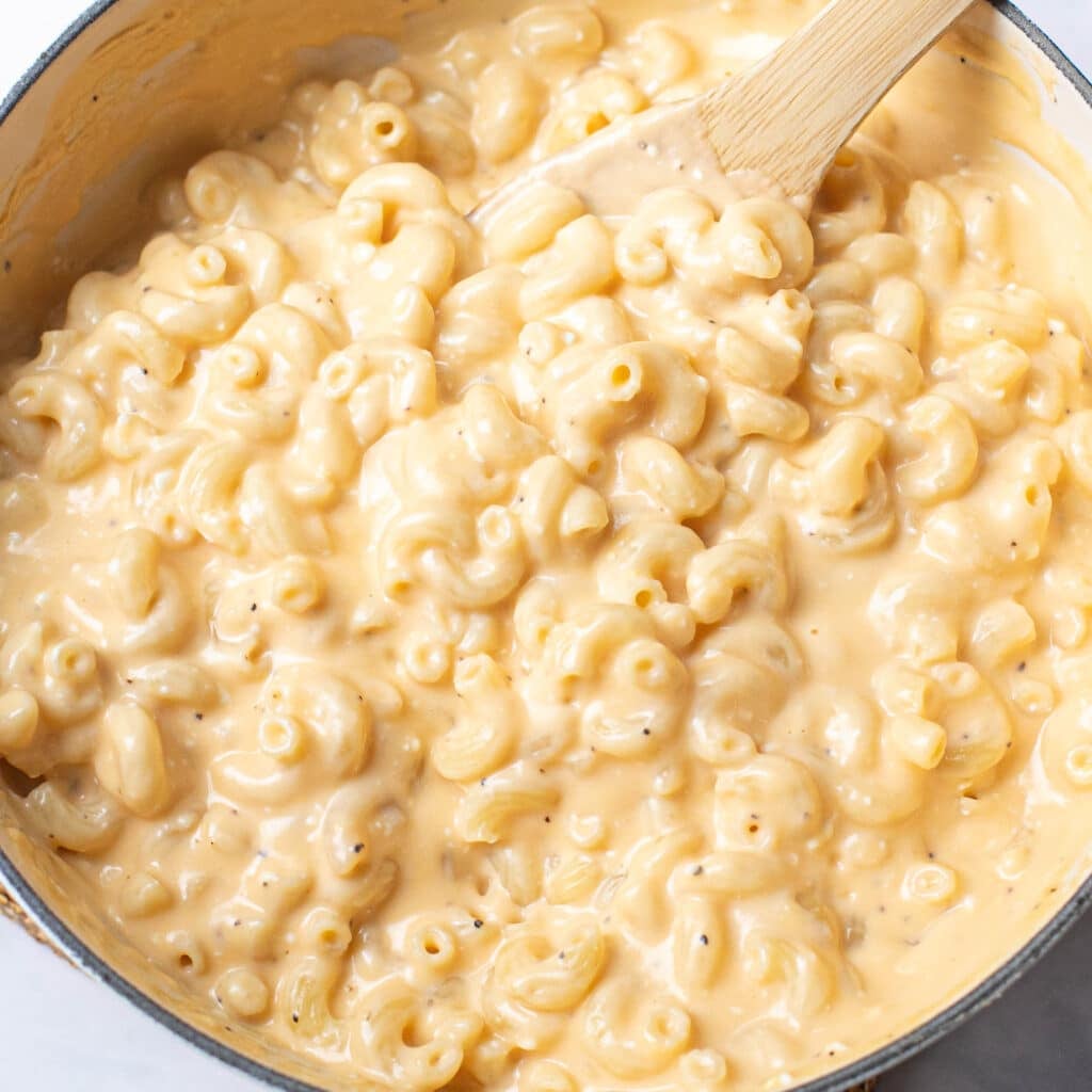 mac and cheese in a saucepan