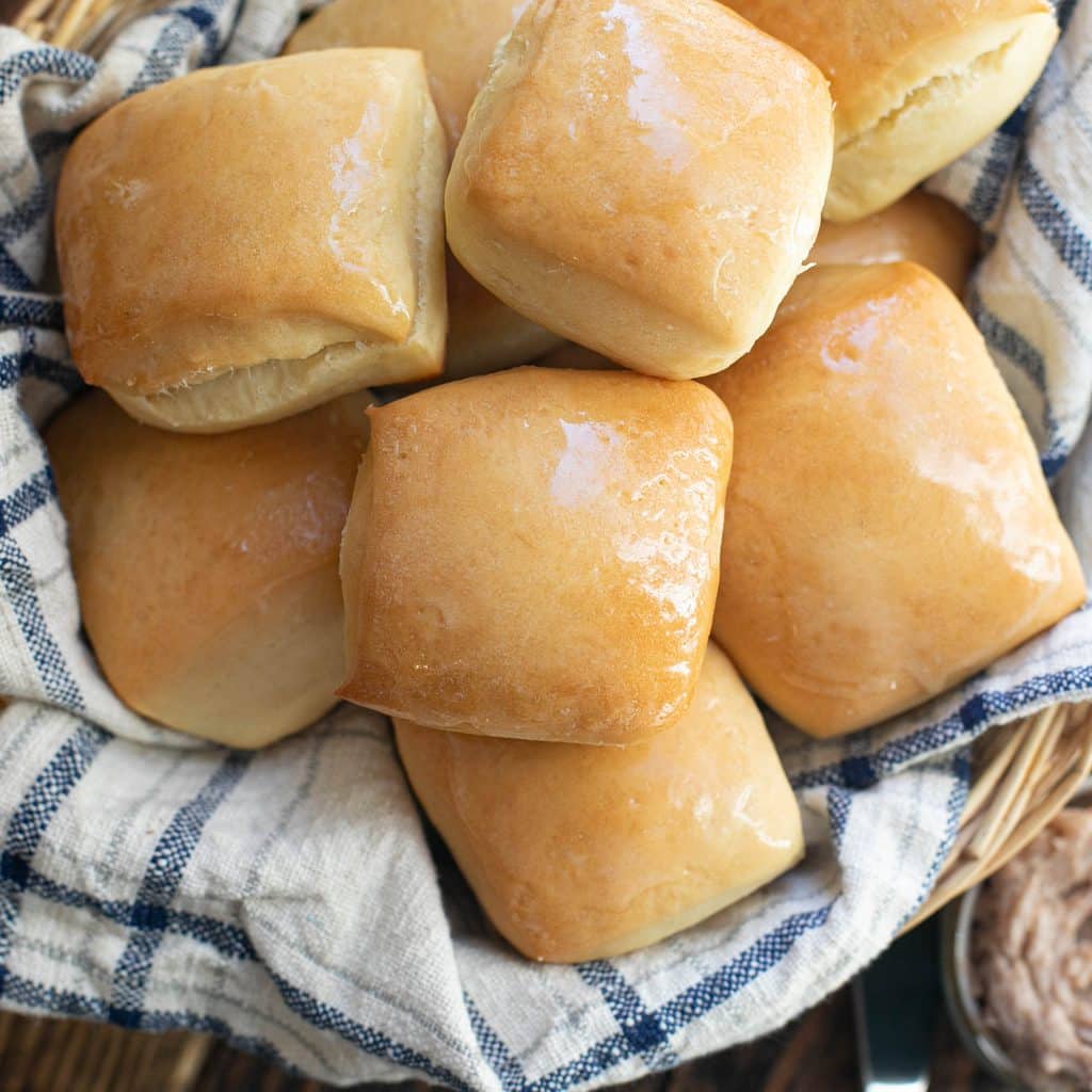 a basket of Texas Roadhouse rolls